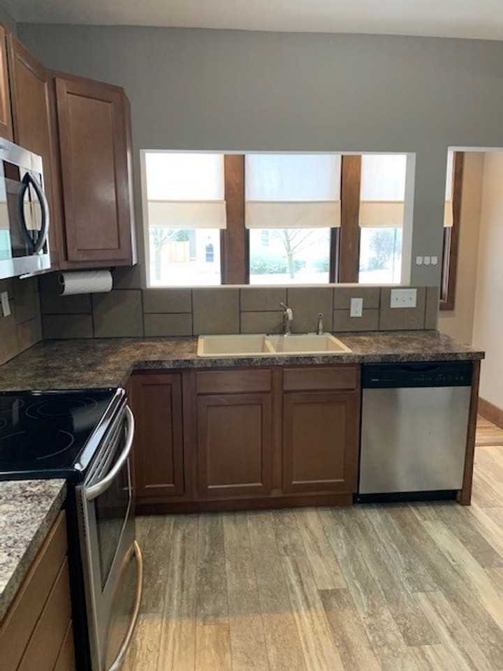 235 W Mckinley Ave - Photo 3 of 15