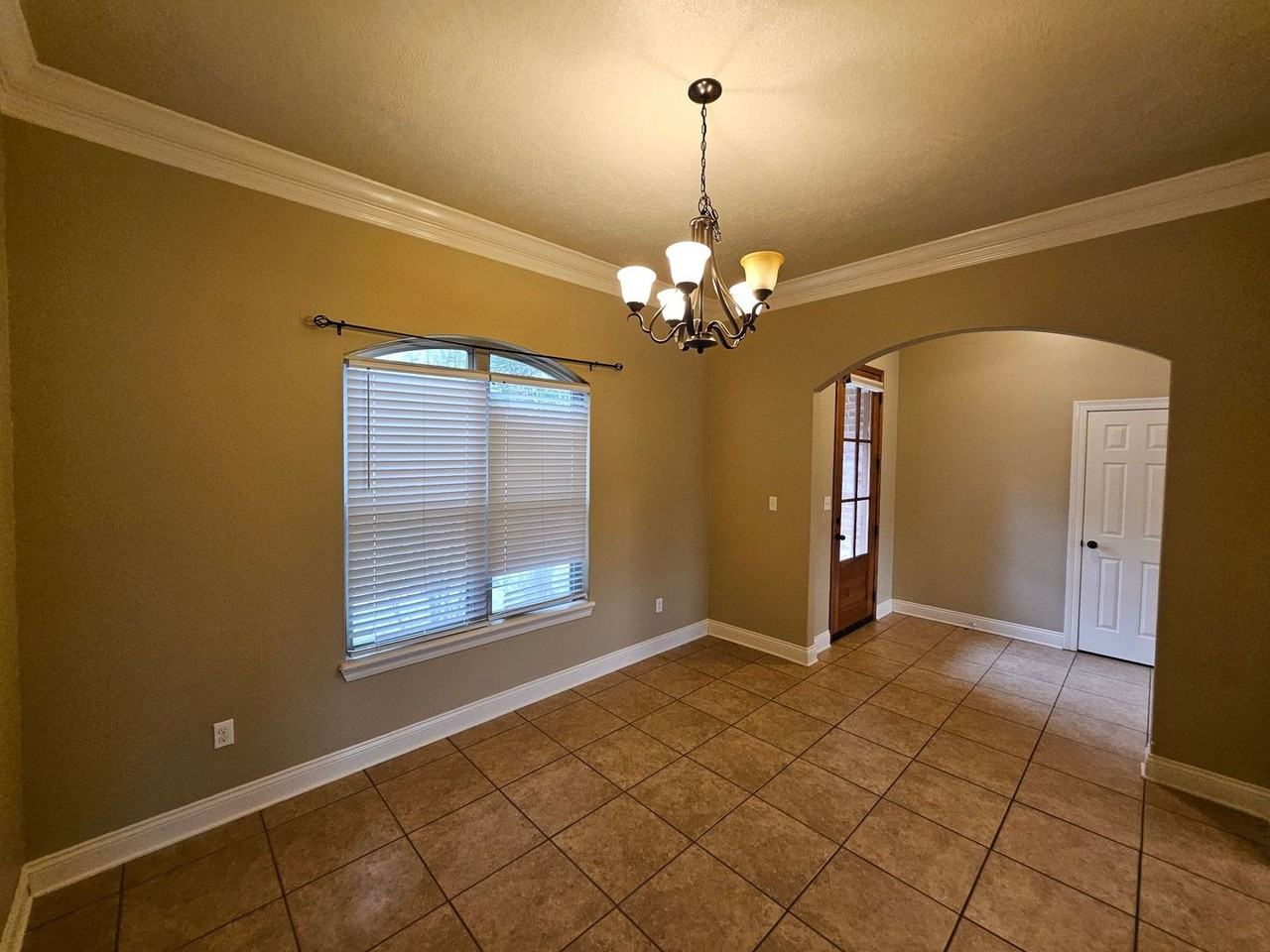 516 Woodland Pkwy - Photo 5 of 40