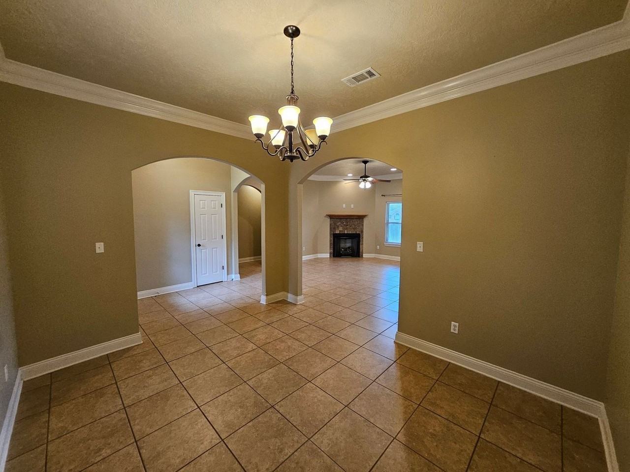 516 Woodland Pkwy - Photo 6 of 40