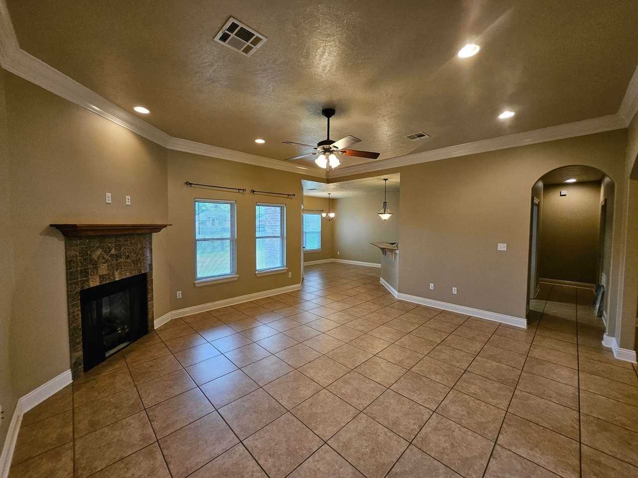 516 Woodland Pkwy - Photo 7 of 40