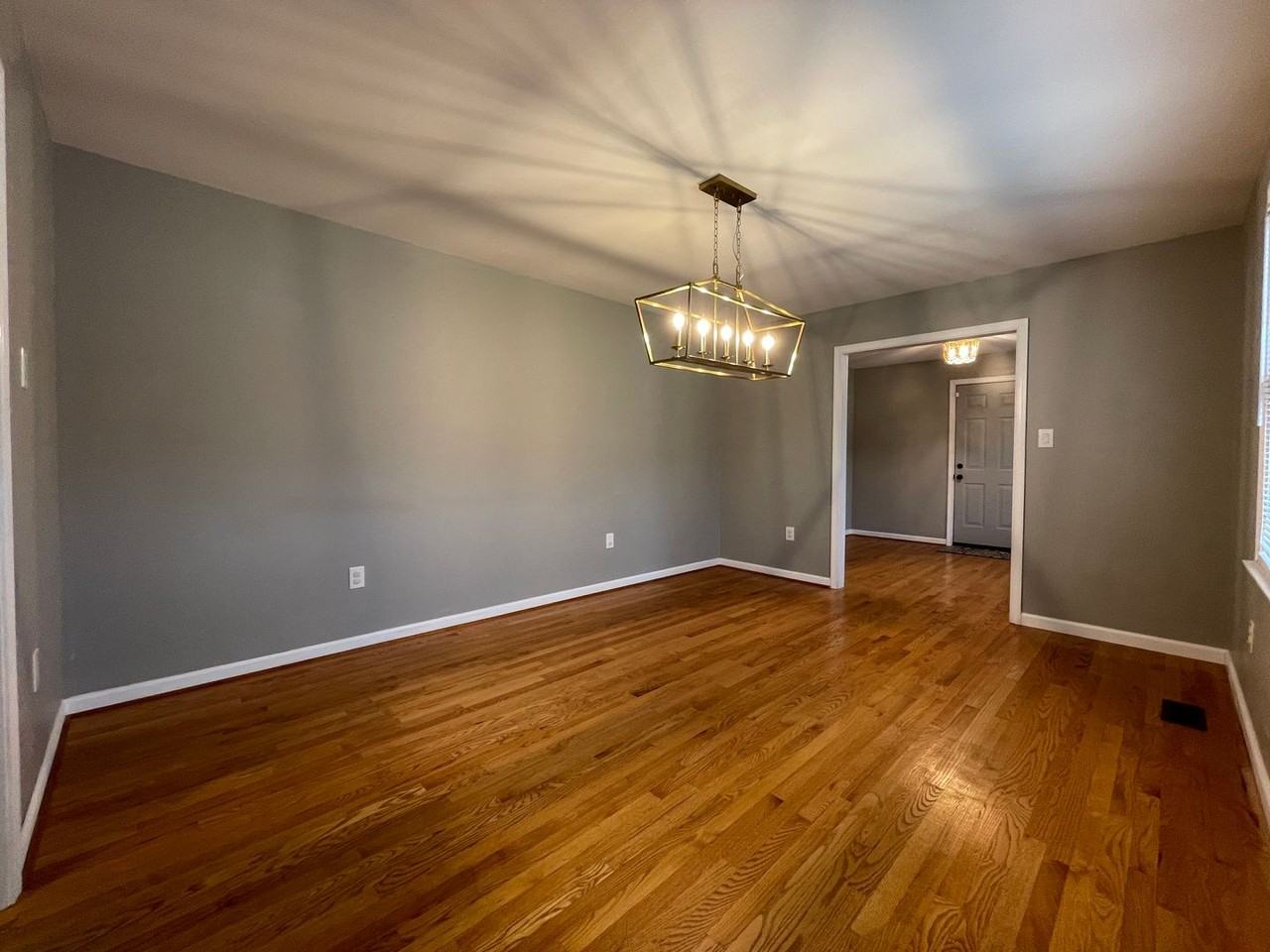 8700 River Rd - Photo 3 of 10