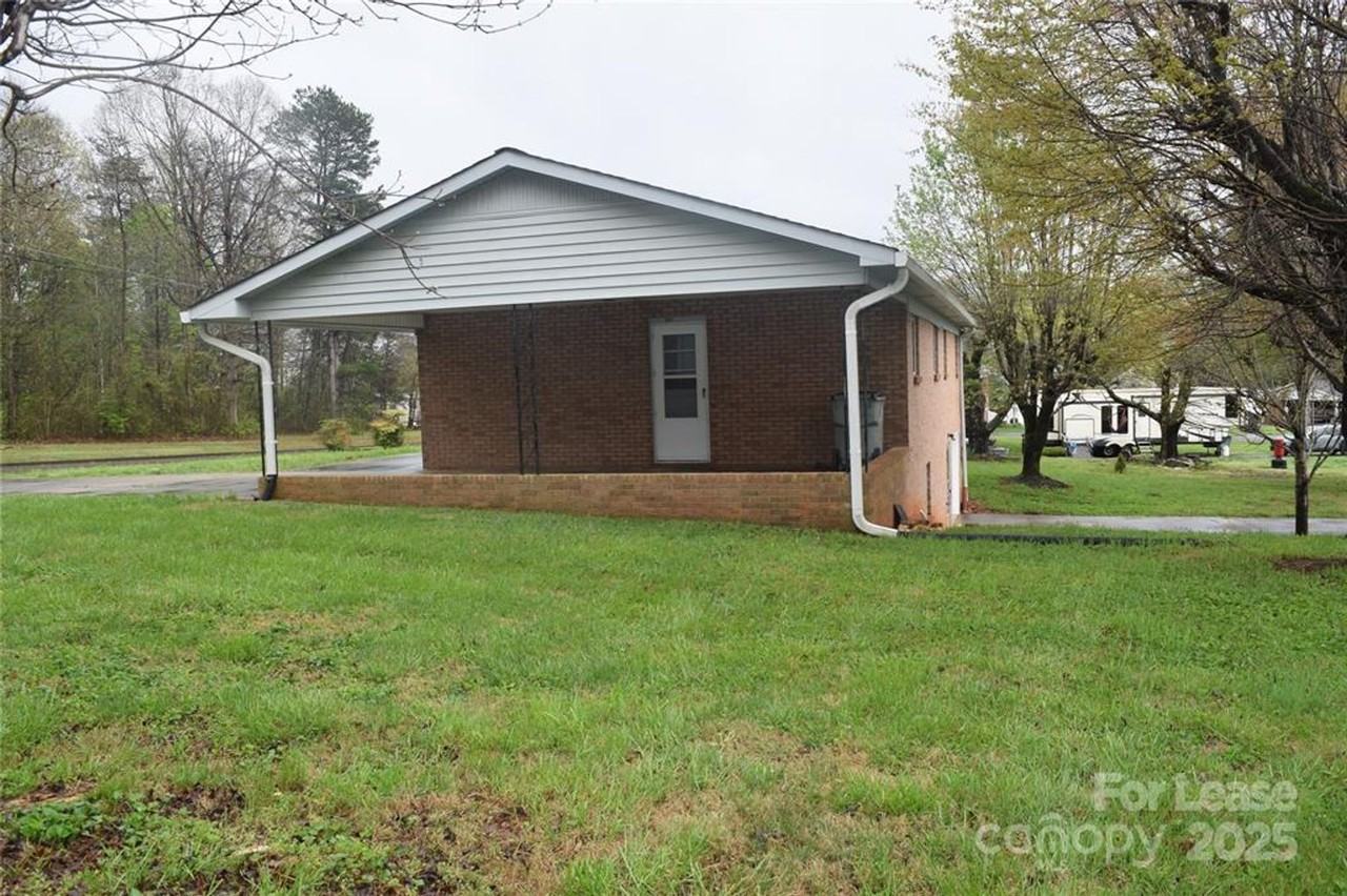 1920 Walt Arney Rd - Photo 3 of 24