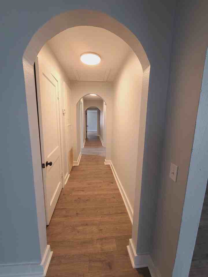 303 Se 4th St #B - Photo 3 of 13