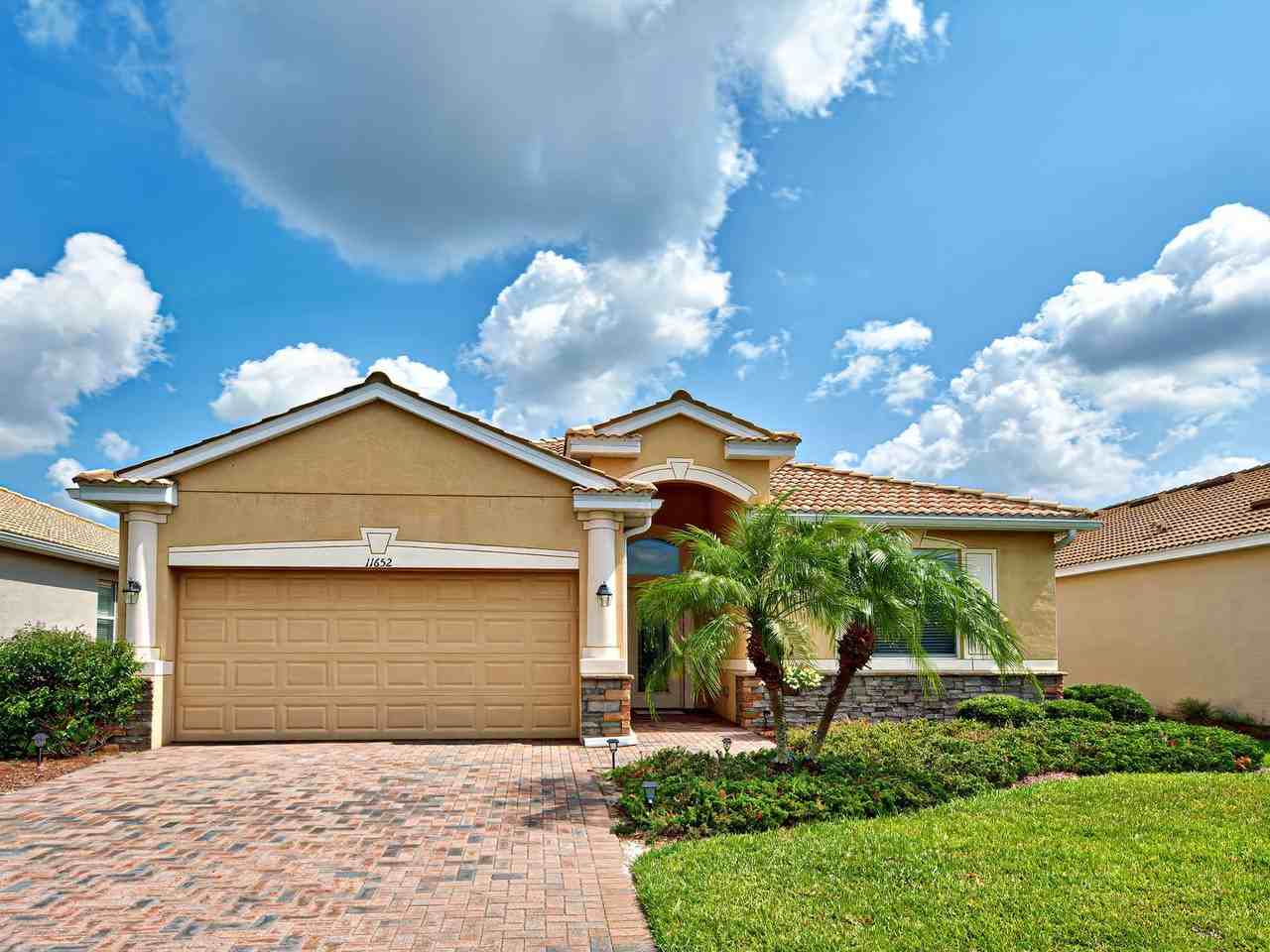 11652 Anhinga Ave - Photo 2 of 50