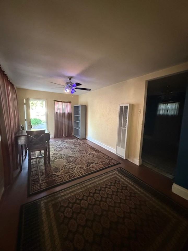 891 1/2 Davis Dr - Photo 3 of 10