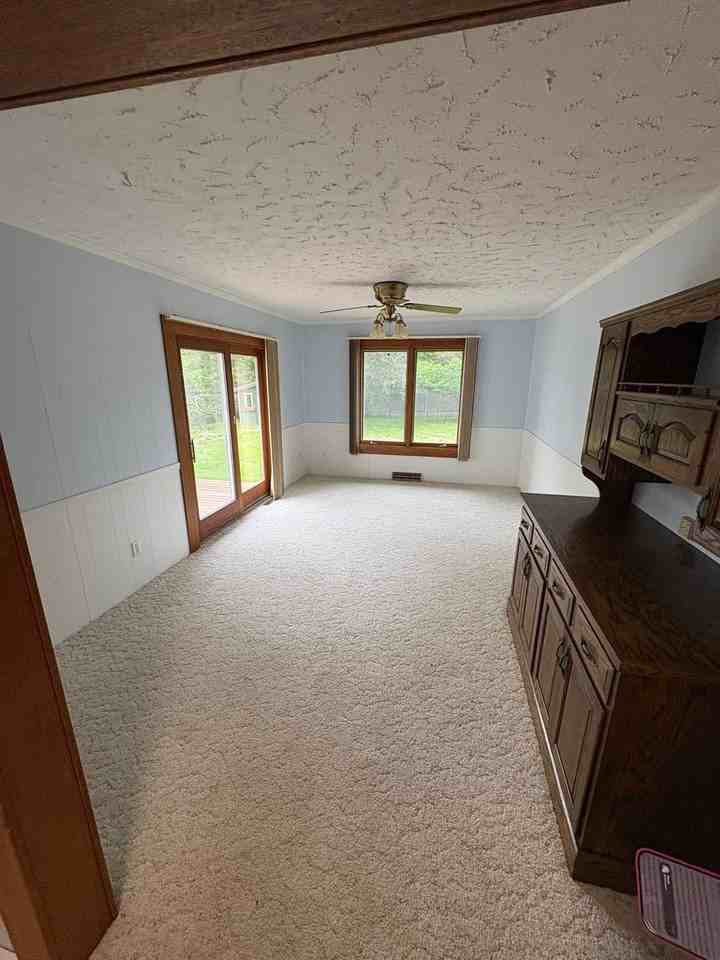 3201 Pridemore Dr - Photo 4 of 17