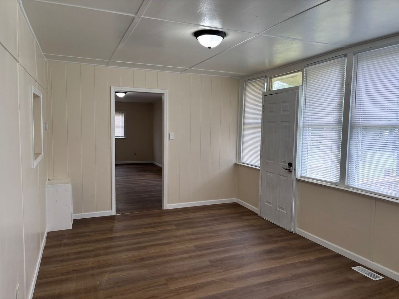 212 Astran Dr - Photo 2 of 19
