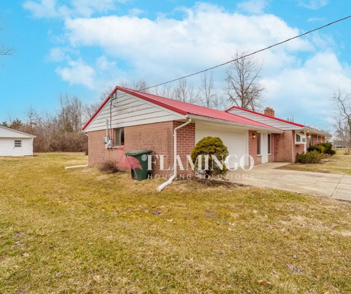 901 S Lutheran Church Rd - Photo 2 of 11