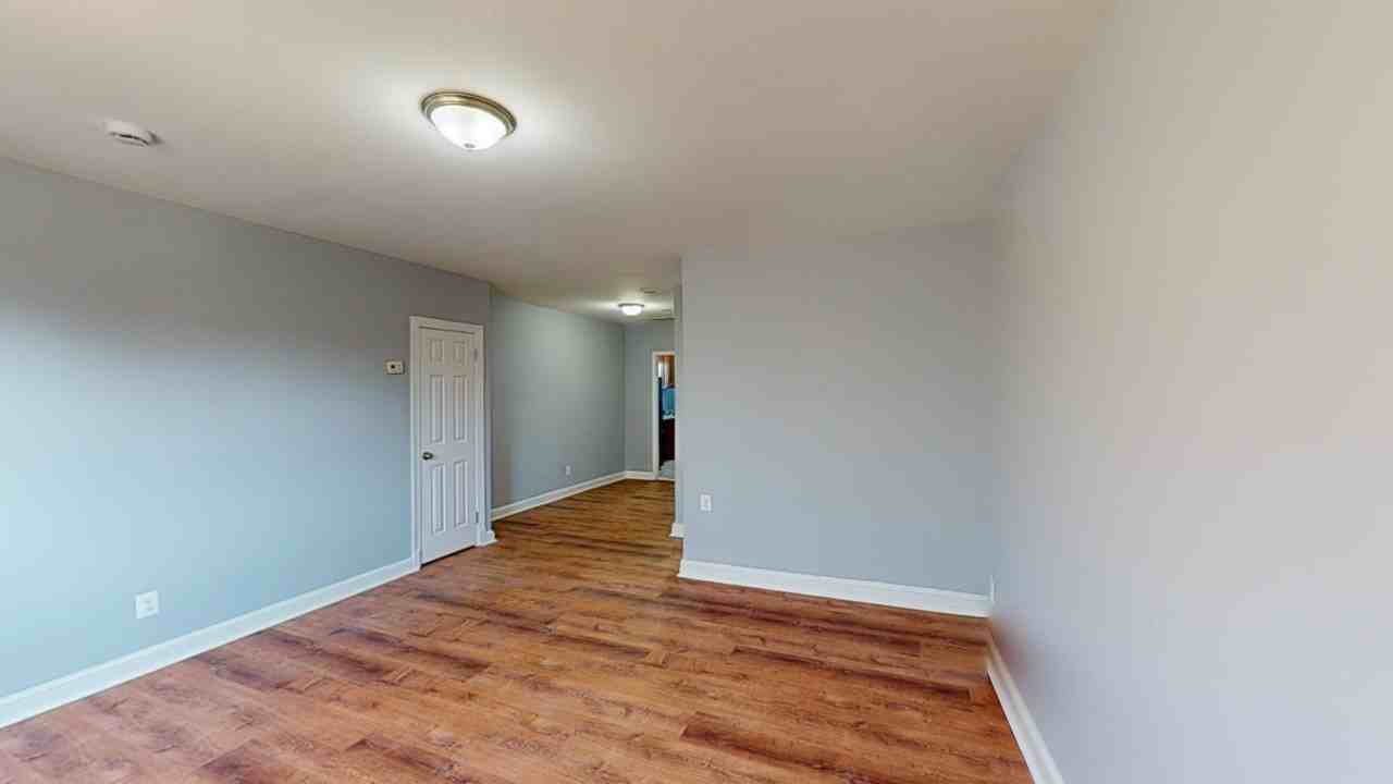 444 Mellon St Se #4 - Photo 2 of 11