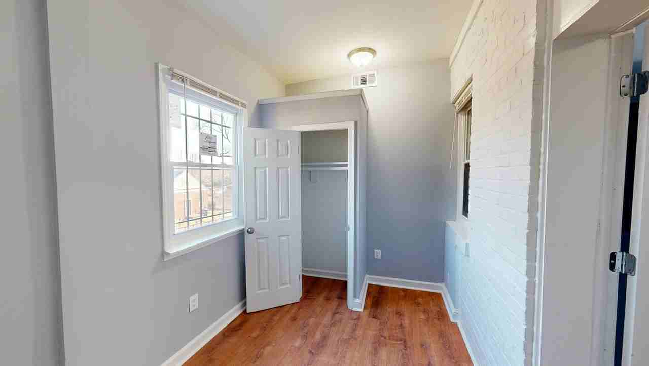 444 Mellon St Se #4 - Photo 7 of 11