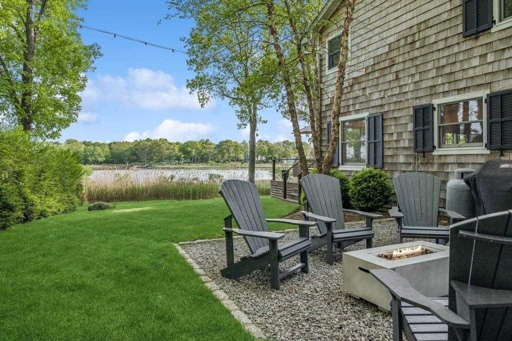 8 S Harbor Dr - Photo 2 of 37