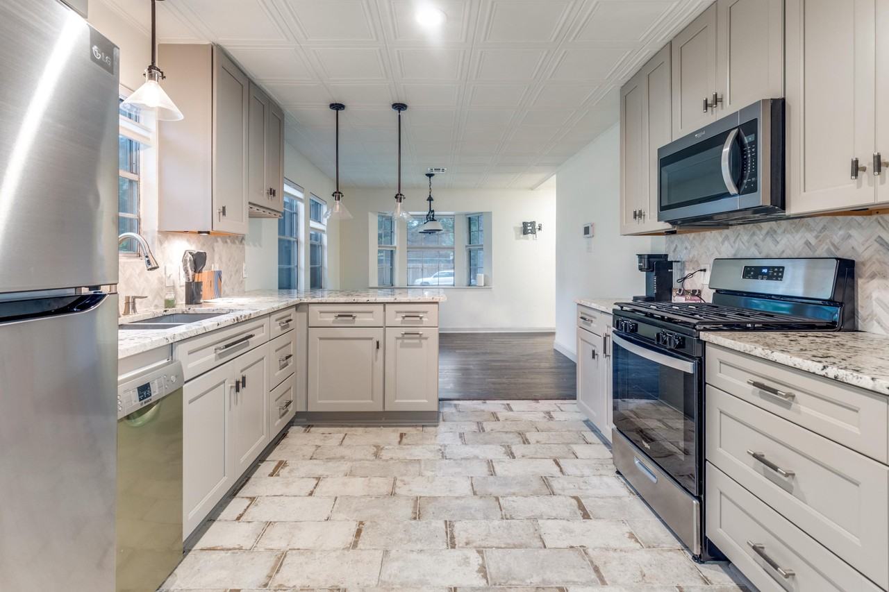 S Avenue G - Photo 2 of 4