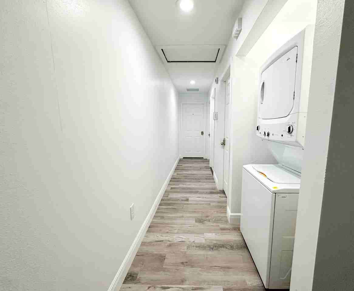 Phillips St - Photo 4 of 7