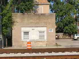 7621 S Exchange Ave #1F - Photo 1 of 1