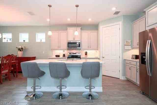 16551 Crescent Beach Way - Photo 5 of 26