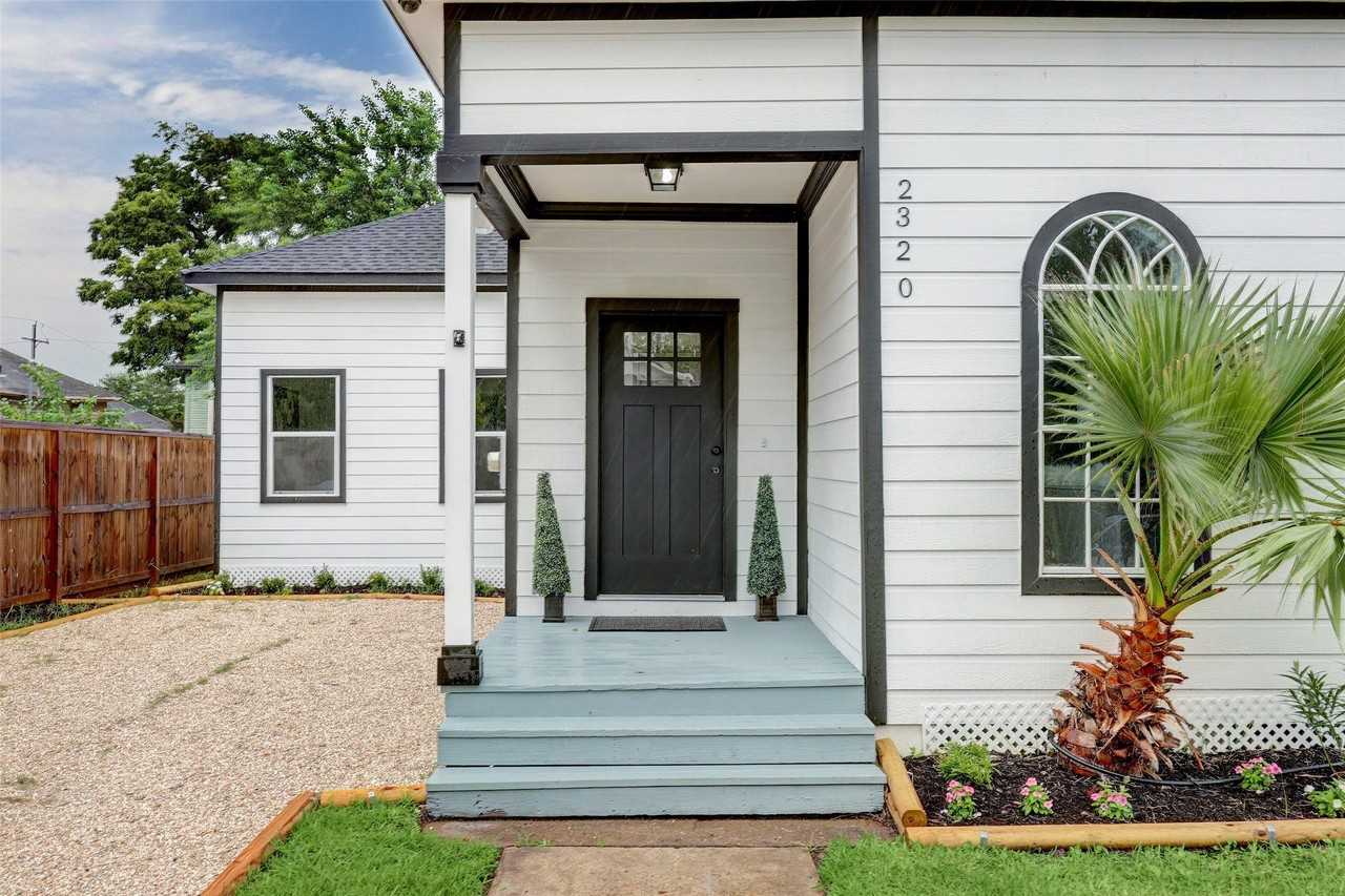 2320 Chestnut St - Photo 2 of 24