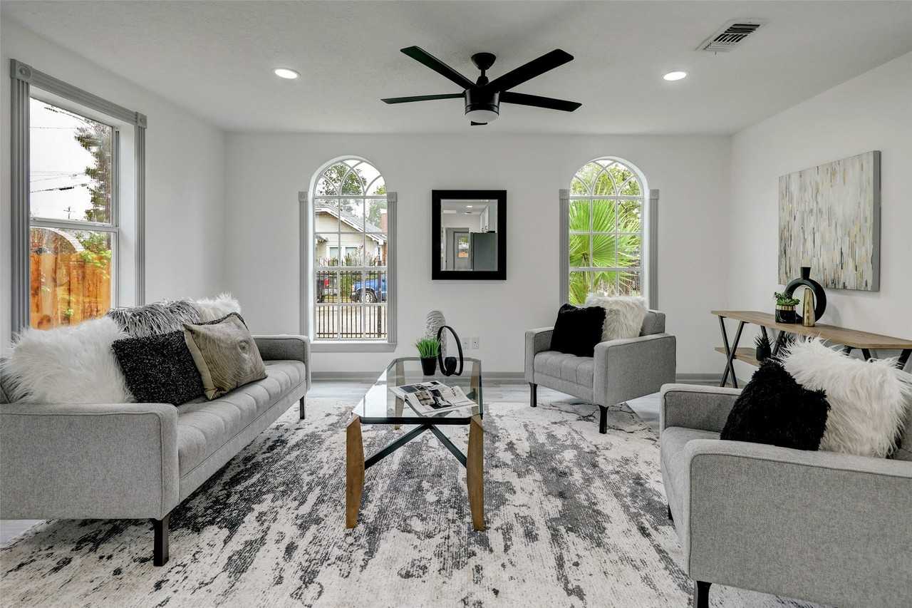 2320 Chestnut St - Photo 3 of 24