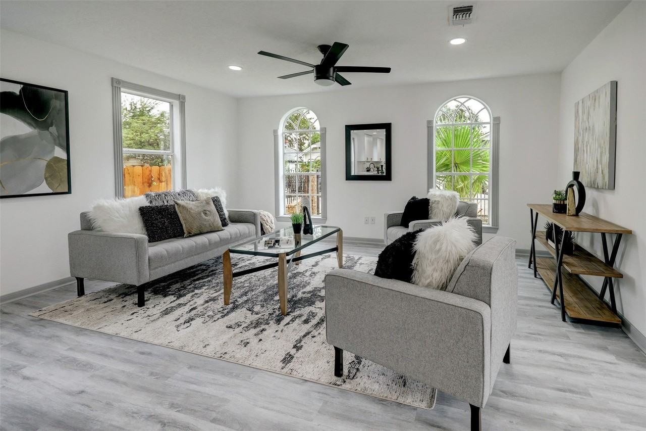 2320 Chestnut St - Photo 4 of 24