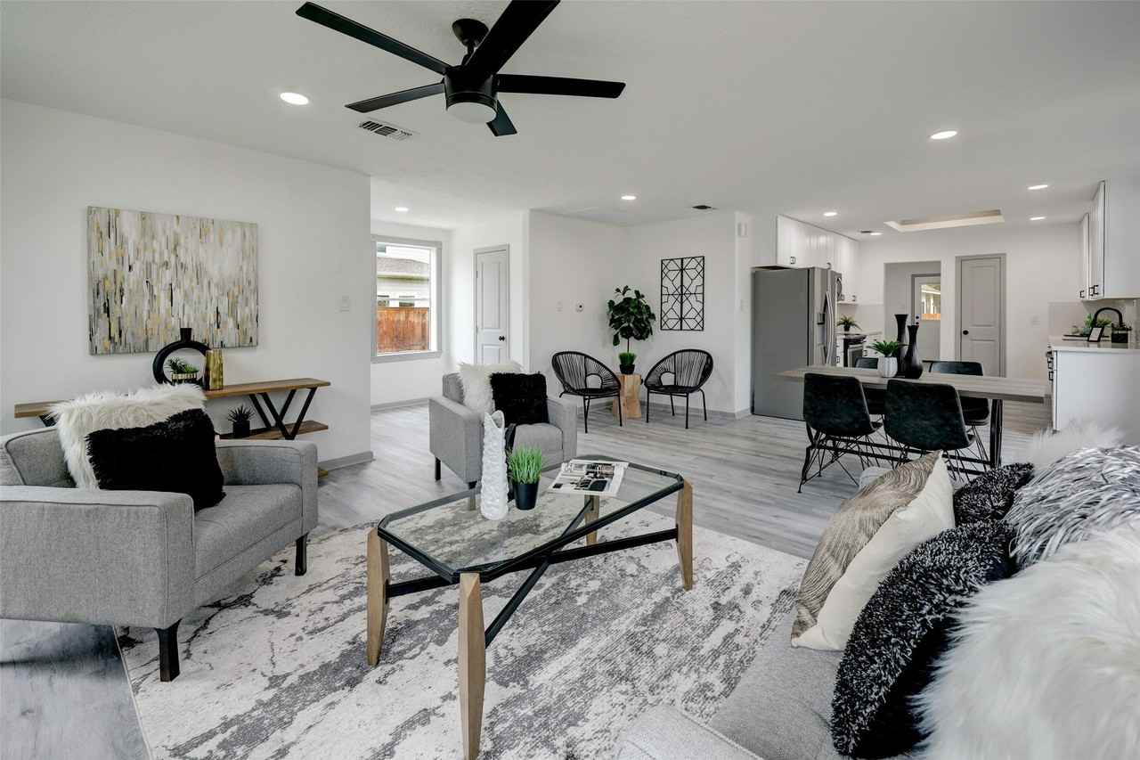 2320 Chestnut St - Photo 7 of 24