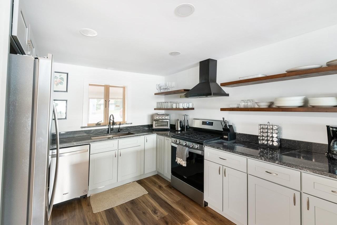 6 Paquette Ln - Photo 5 of 33