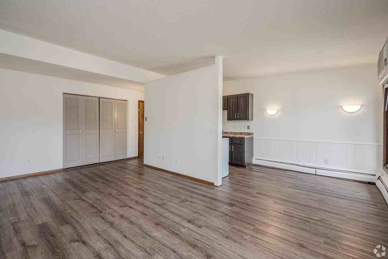 Cedar Crest Apartments - Photo 3 of 36