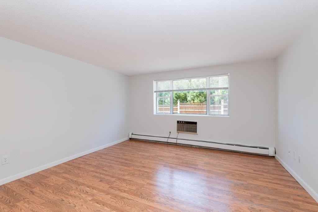 162 Summer Street - Photo 3 of 10