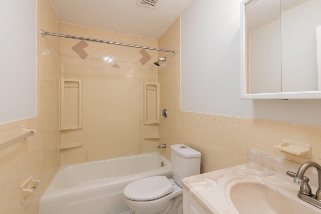 162 Summer Street - Photo 6 of 10