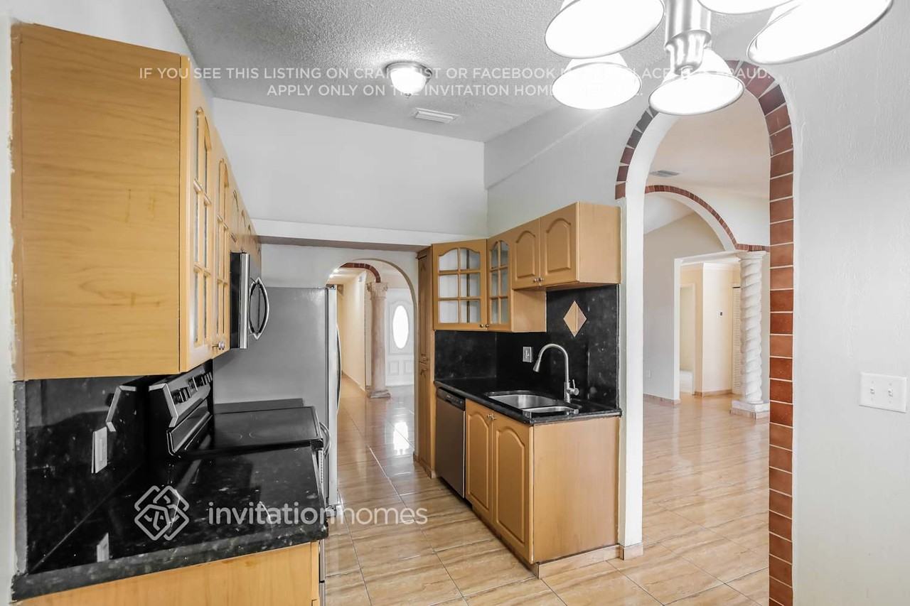 14777 Sw 175th St - Photo 7 of 17