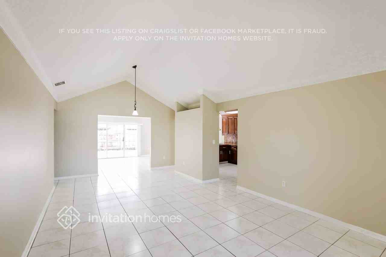 13742 Sw 181st St - Photo 3 of 17