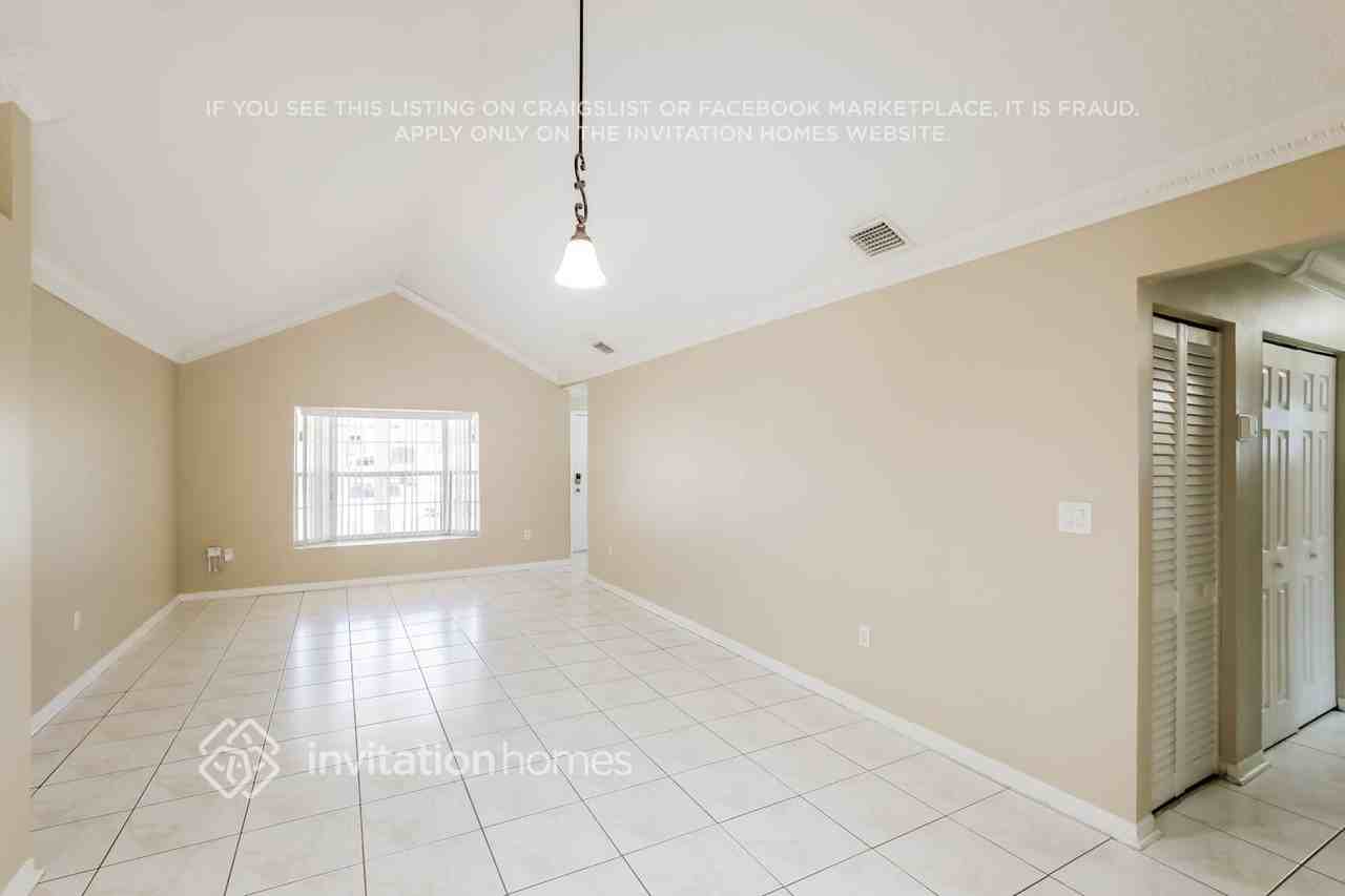 13742 Sw 181st St - Photo 5 of 17