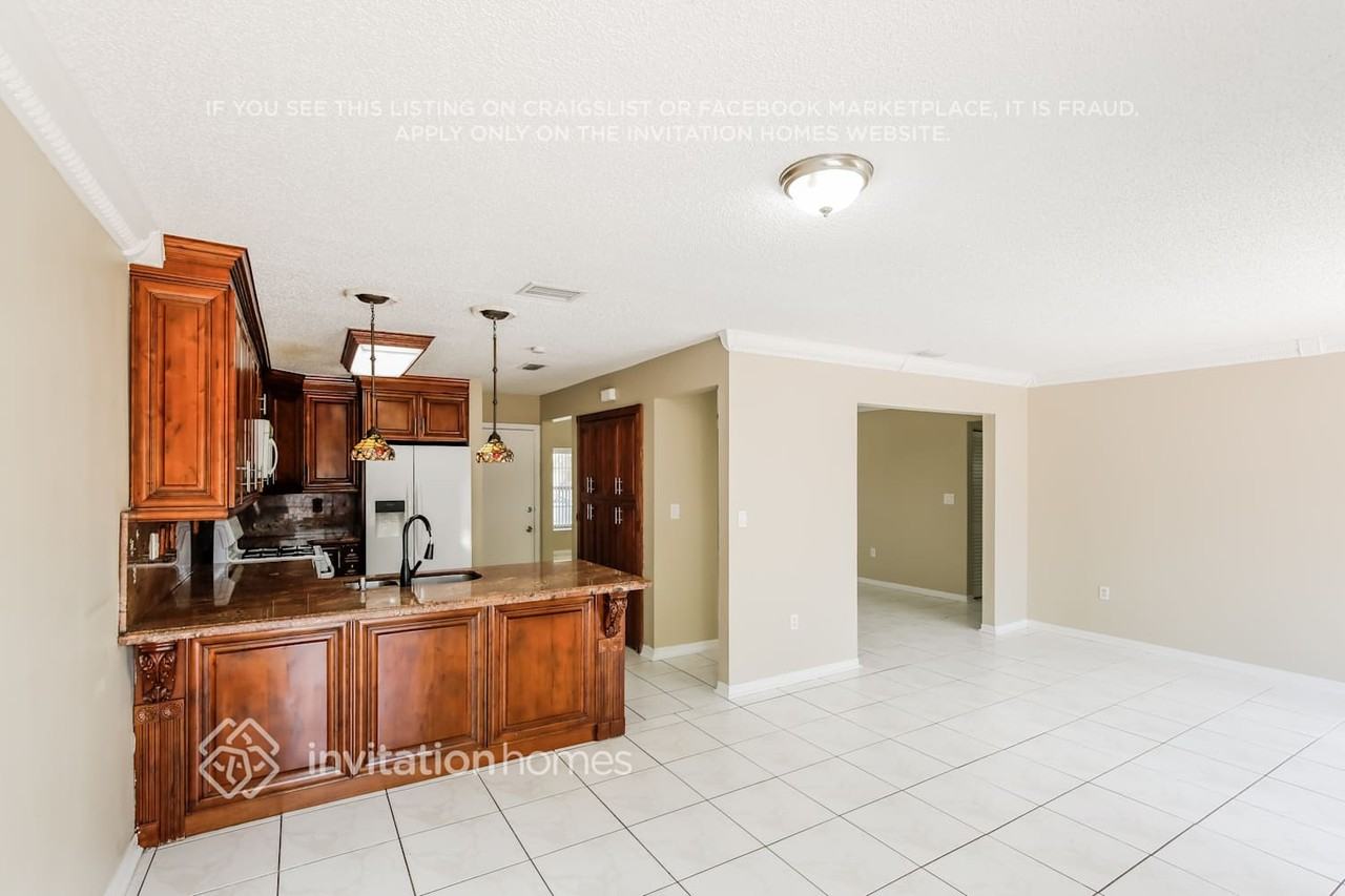 13742 Sw 181st St - Photo 6 of 17