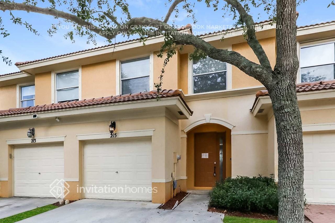 215 River Bluff Ln - Photo 2 of 17