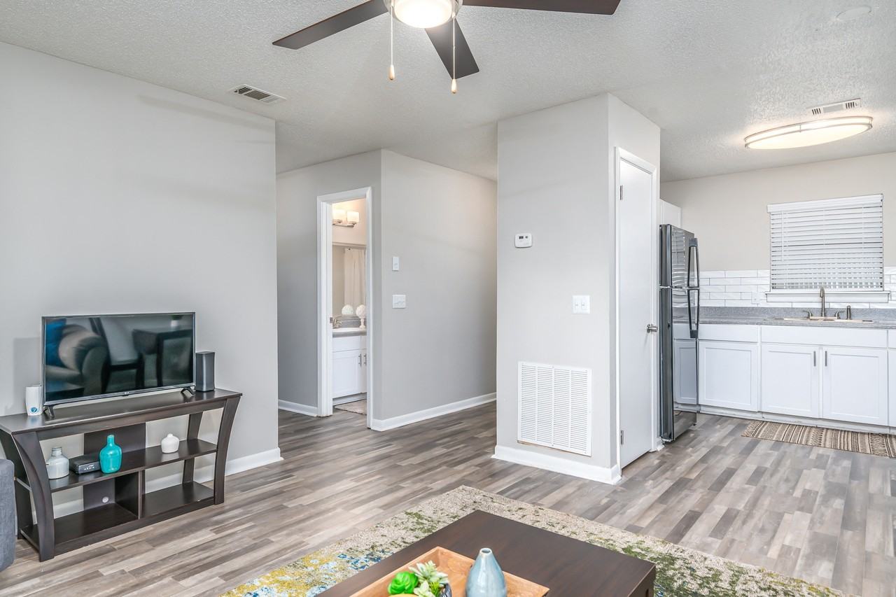 Auburn Flats - Photo 2 of 30