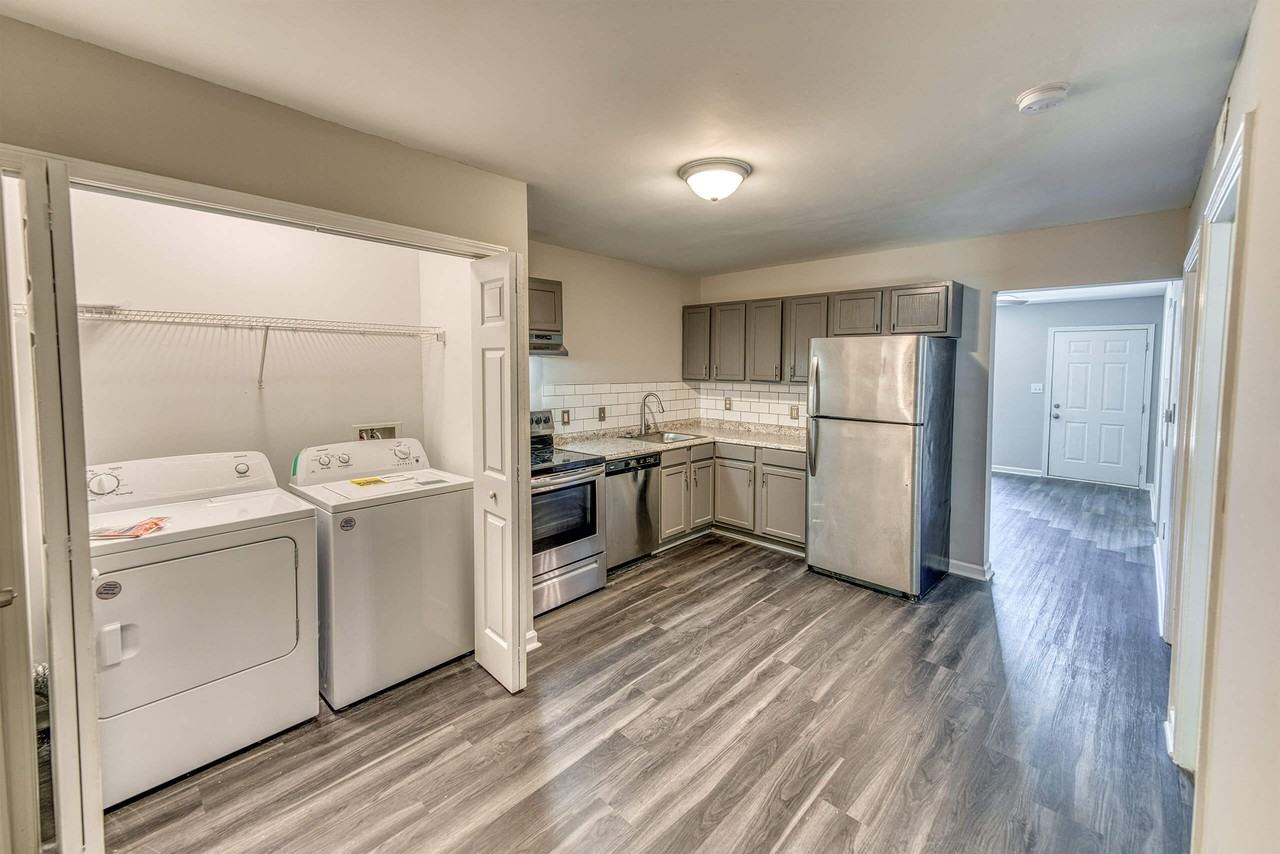 Ashford Place Apartments - Photo 2 of 26