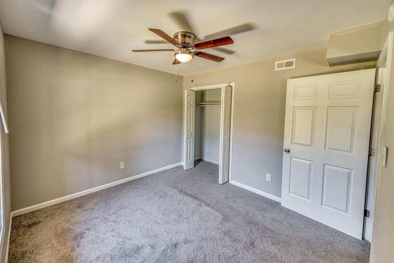 Ashford Place Apartments - Photo 7 of 26