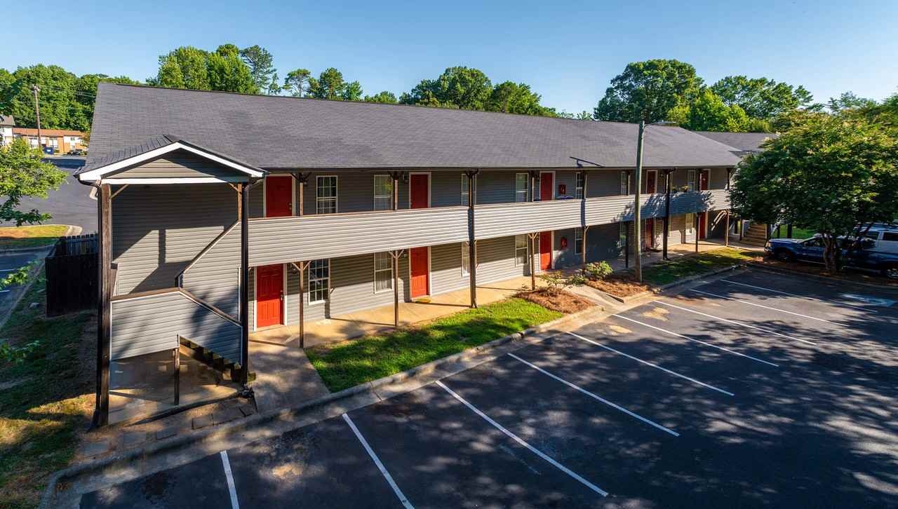 Ashford Place Apartments - Photo 2 of 24