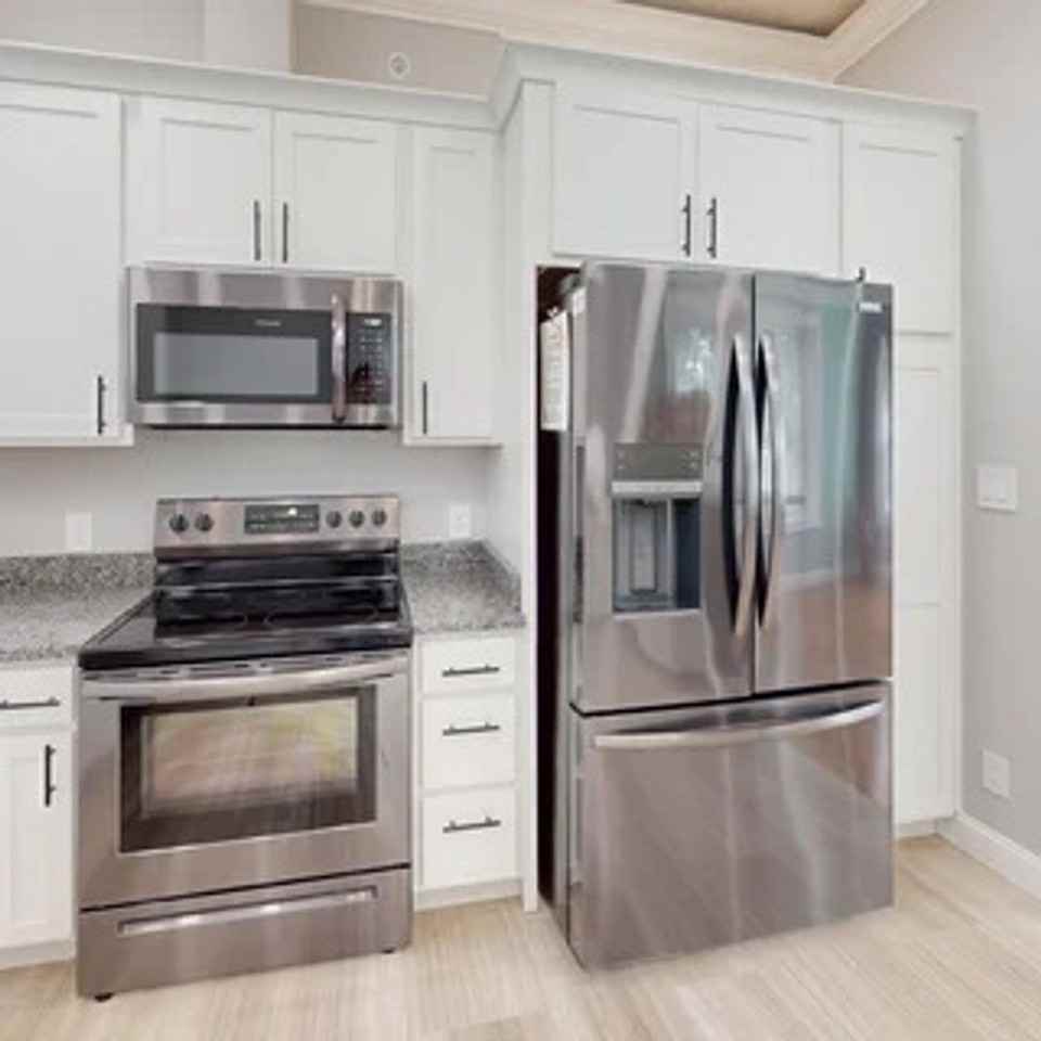 505 22nd St - Photo 4 of 18