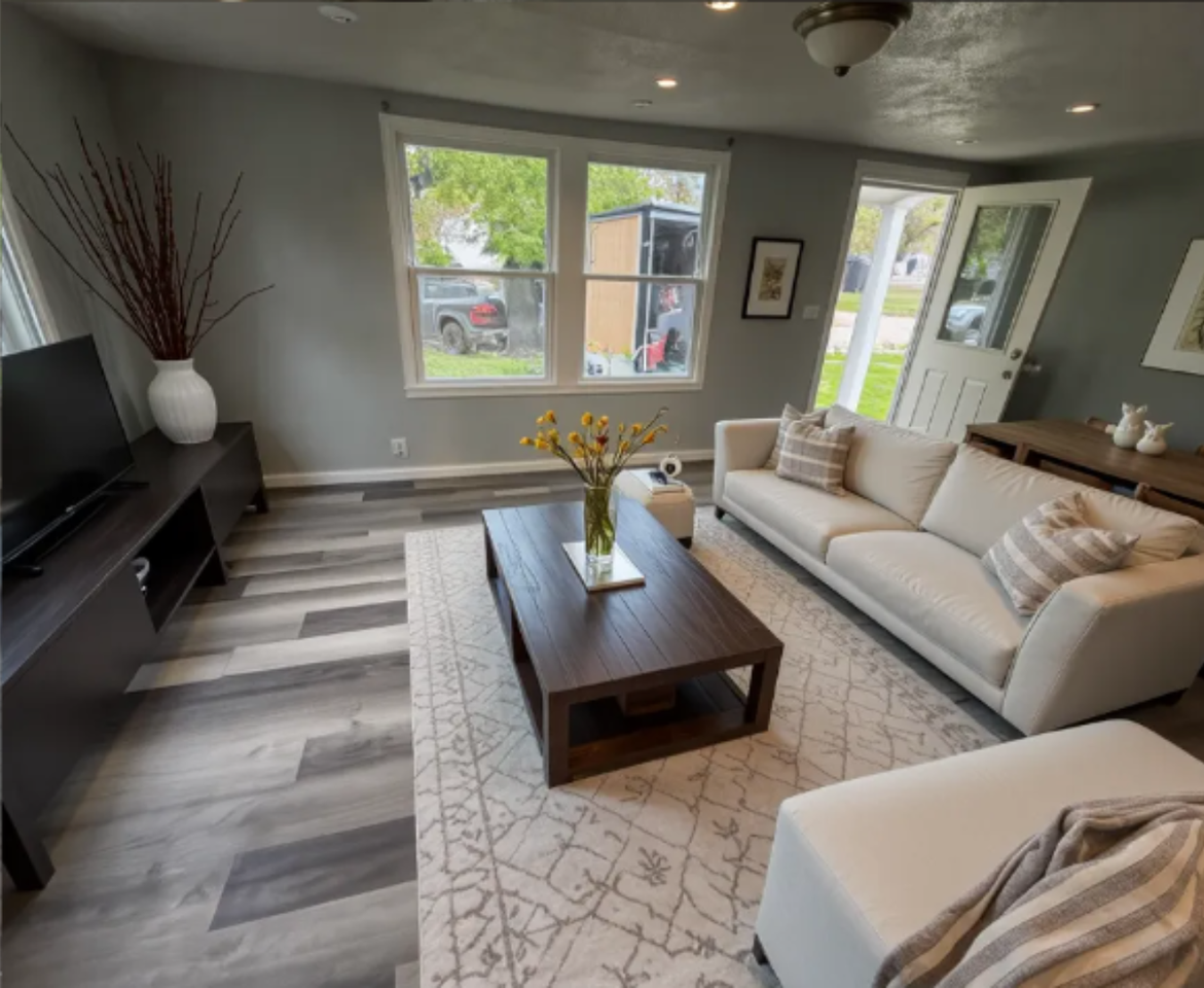 1410 Joyce Dr - Photo 2 of 7