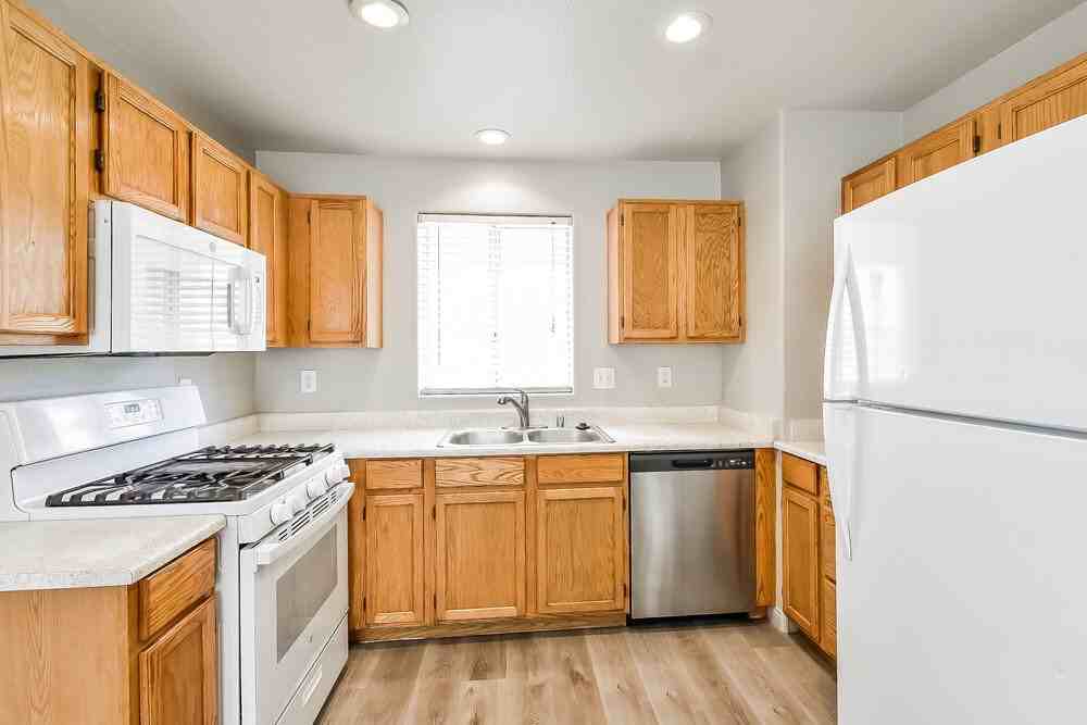9156 Indian Breeze Dr - Photo 7 of 16