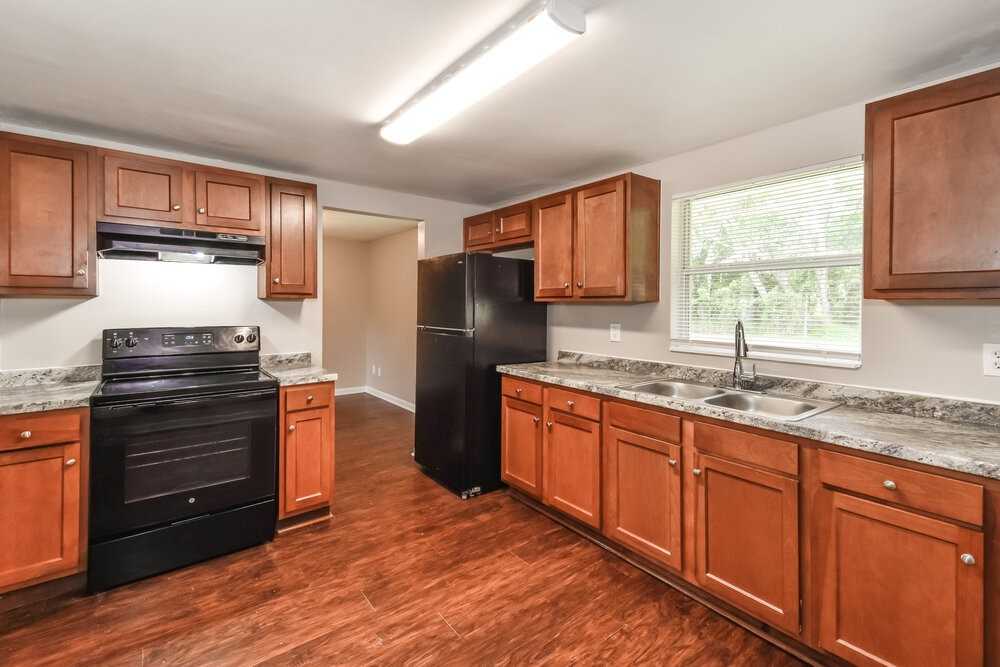 5816 Sonora Dr W - Photo 7 of 16