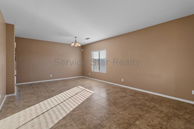 30191 W Mulberry Dr - Photo 4 of 31