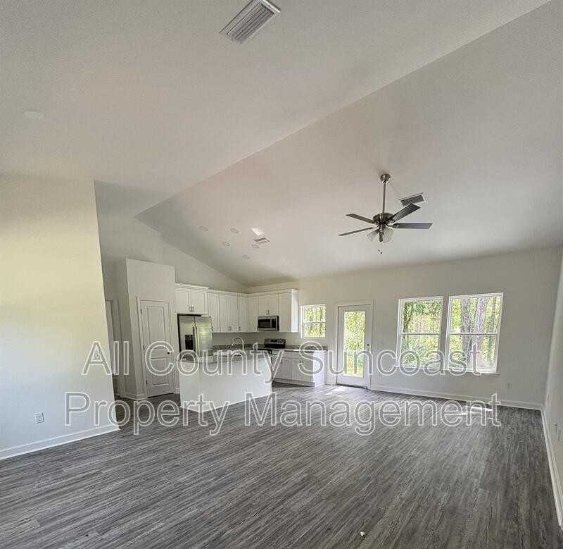 555 Sunset Dr - Photo 3 of 12