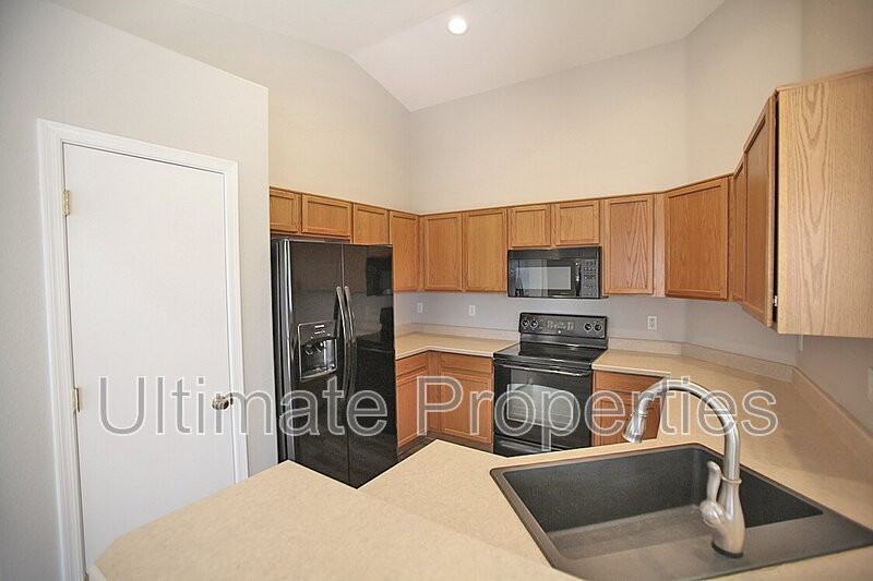 8023 W Melinda Ln - Photo 7 of 21