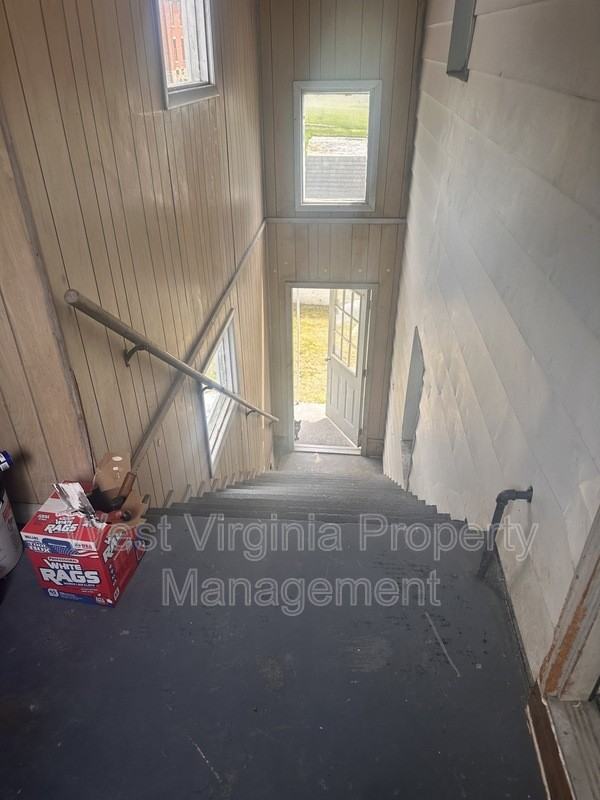 304 N 3rd St - Photo 3 of 14