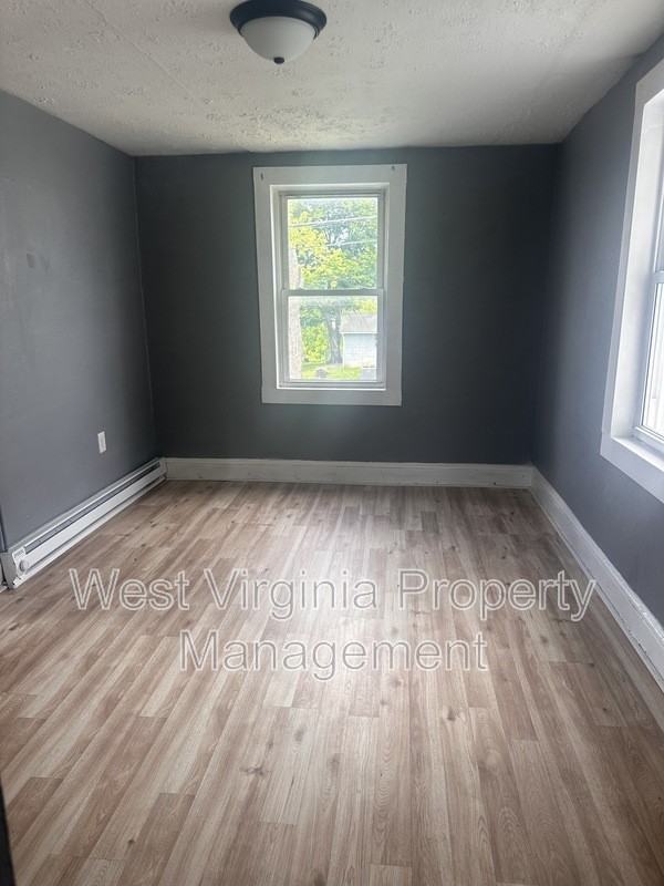 304 N 3rd St - Photo 5 of 18