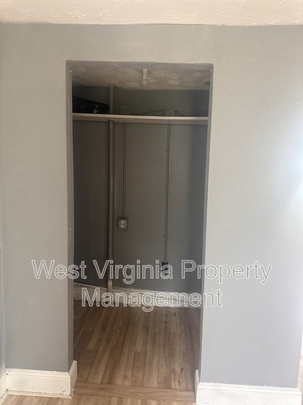 304 N 3rd St - Photo 6 of 18