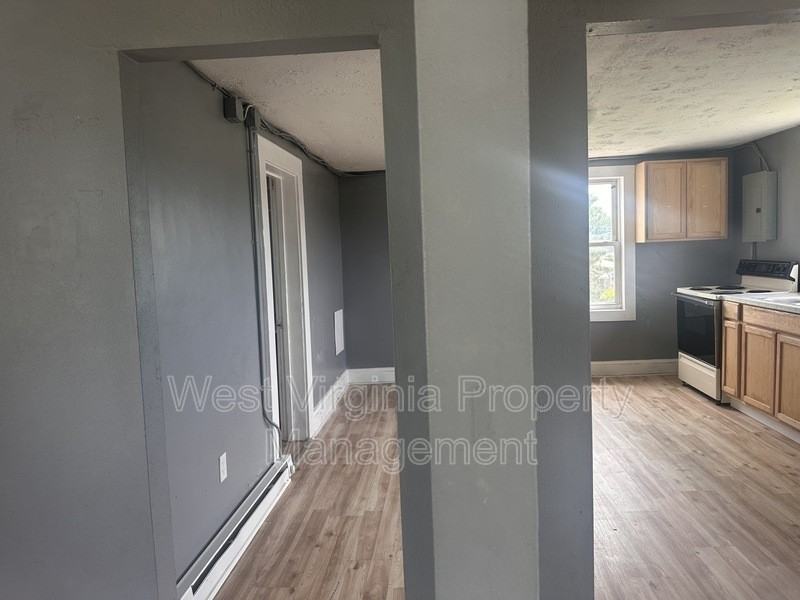 304 N 3rd St - Photo 7 of 18