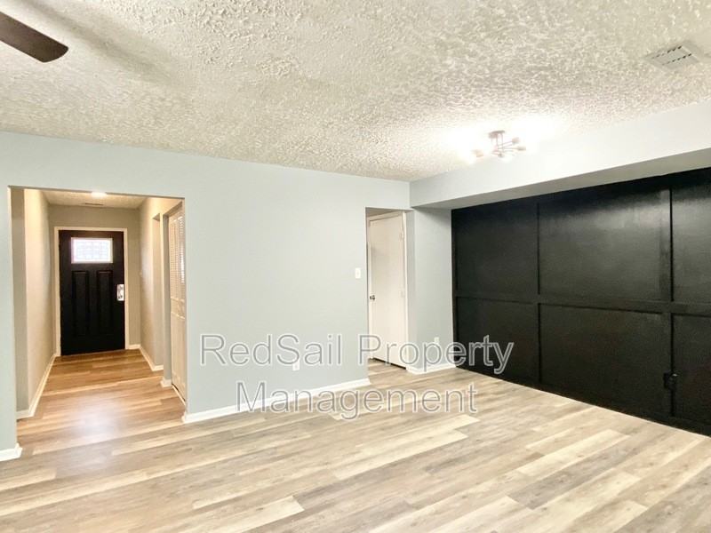 1449 Longdale Dr - Photo 4 of 18