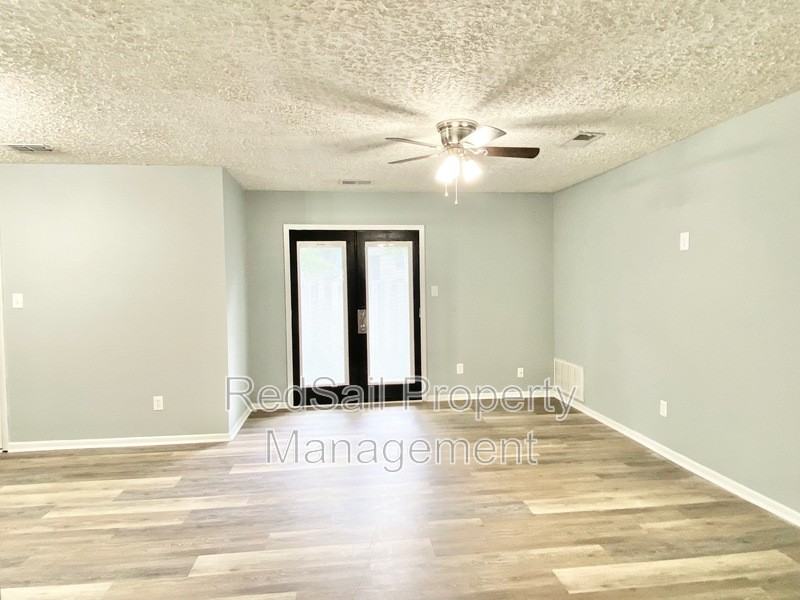 1449 Longdale Dr - Photo 5 of 18