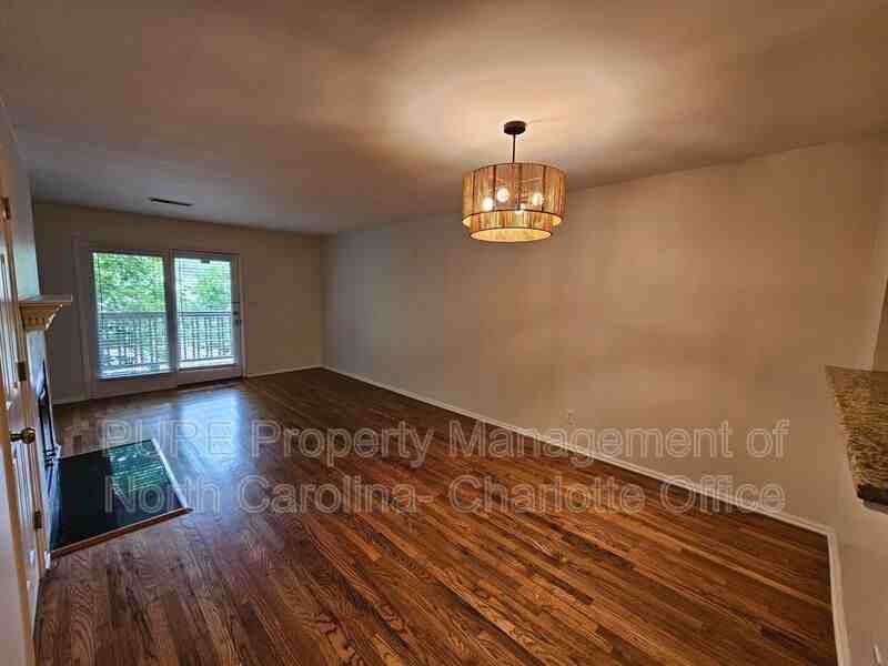 333 Circle Ave F - Photo 2 of 32